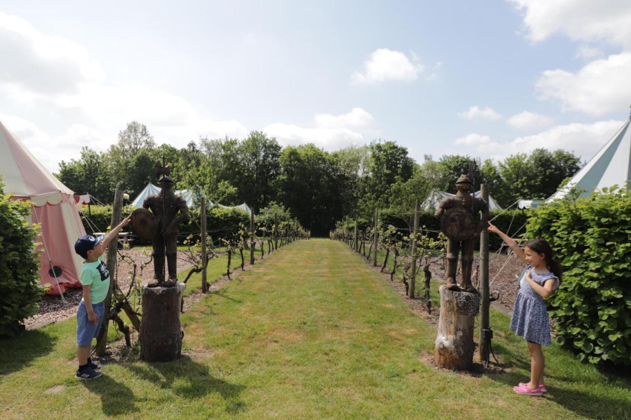 Leeds Castle Knights Glamping Leeds (Kent) Exterior foto