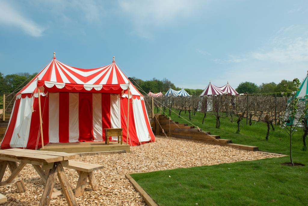 Leeds Castle Knights Glamping Leeds (Kent) Exterior foto