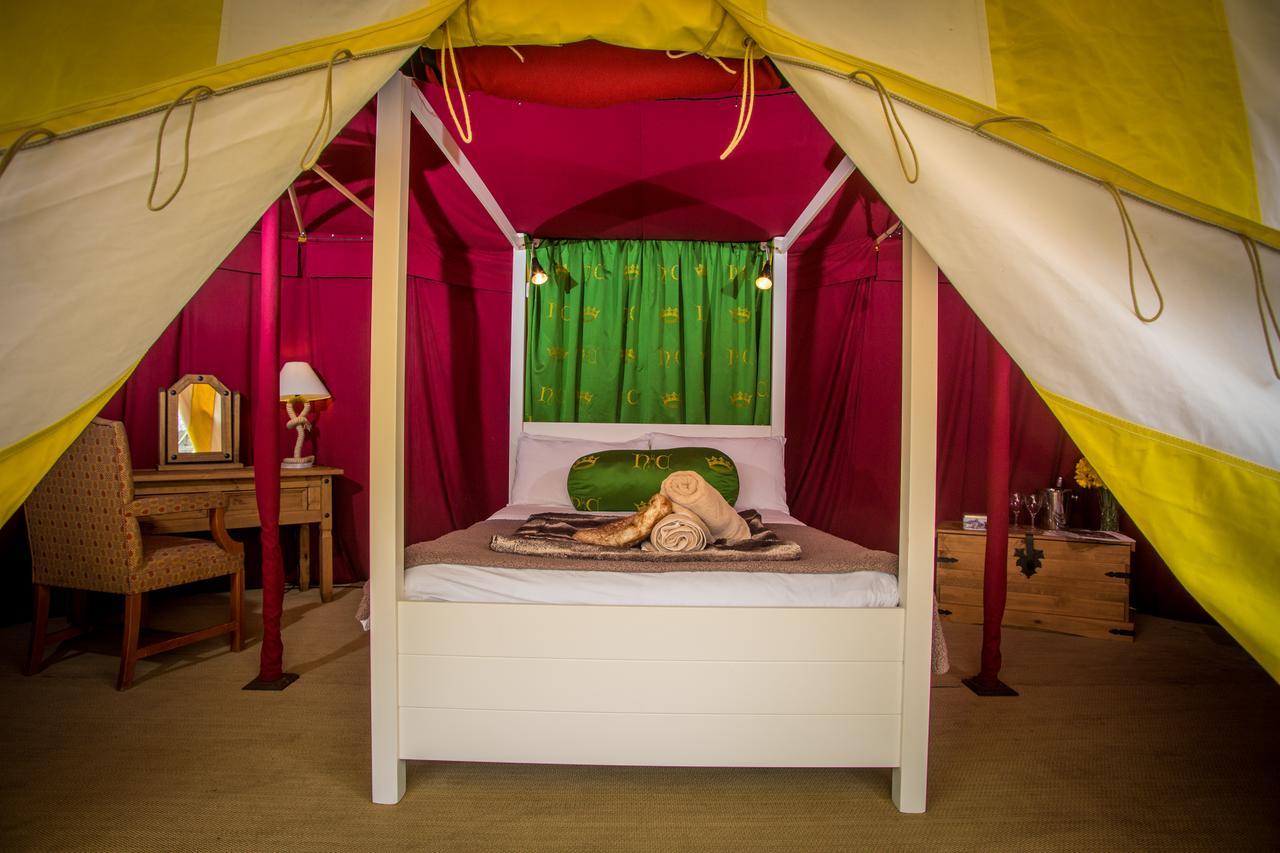 Leeds Castle Knights Glamping Leeds (Kent) Exterior foto